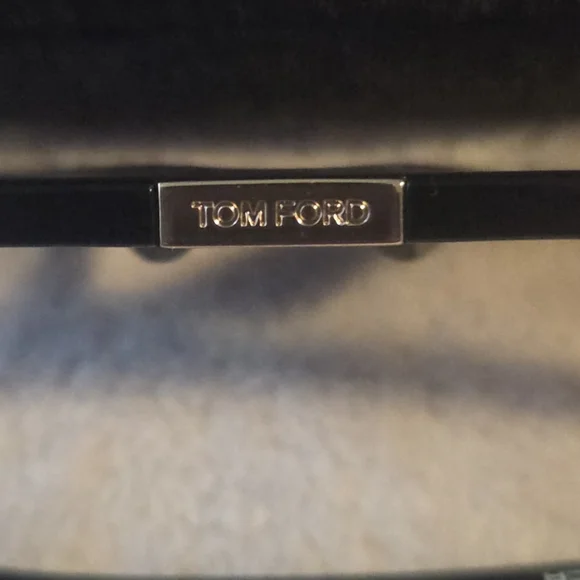 Black Cat-Eye Glasses with Case - Picture 6 of 7